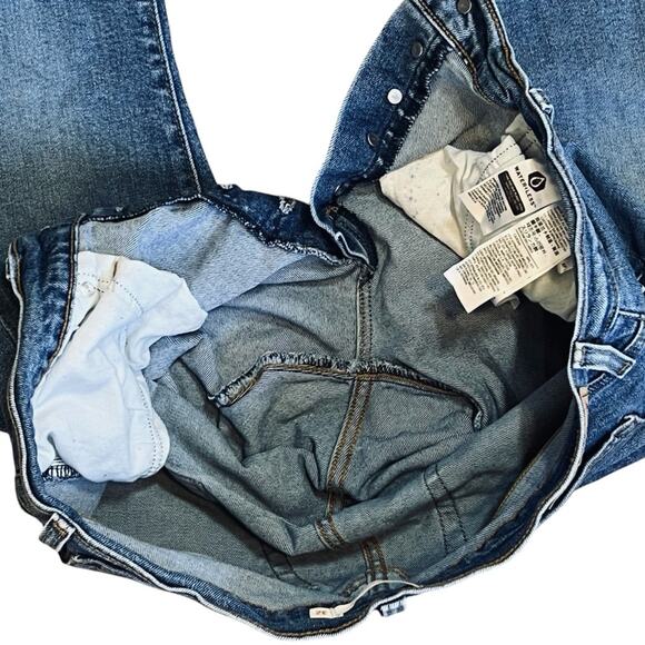 Levi’s Women’s Sz 32 High Rise Wedgie Jeans Straight Leg Medium Wash Denim - Picture 14 of 14